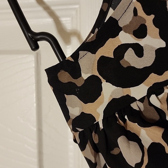 LOFT Cheetah Print Short Puff Sleeve Blouse, Black, Gray, Tan, Brown, size small - Picture 4 of 6